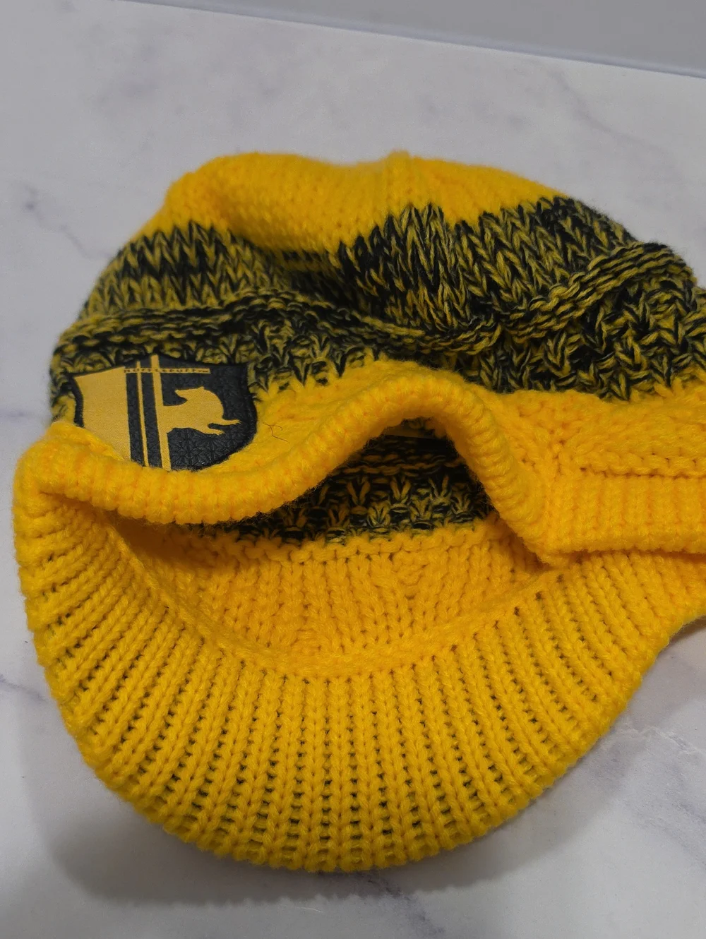 Harry Potter Yellow Knit Kids Visor Beanie with Crest - Brand New